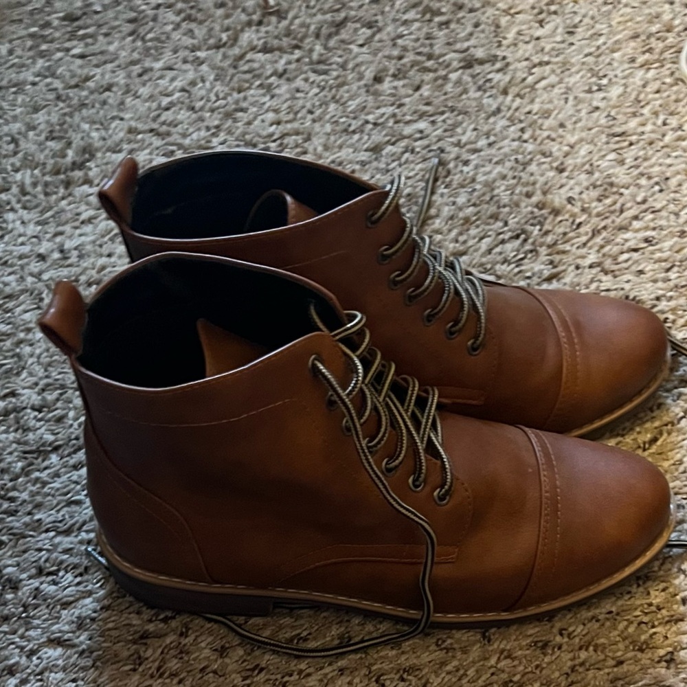 AHONGM FASHION MENS BOOTS SIZE 44 lightly used like new